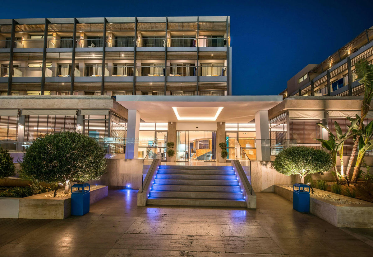 I Resort Beach Hotel and Spa